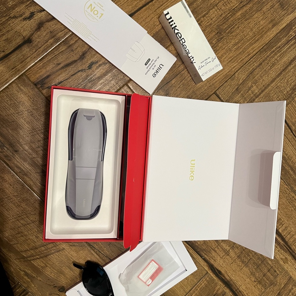 Cosmopolitan Hair Removal Device in Purple